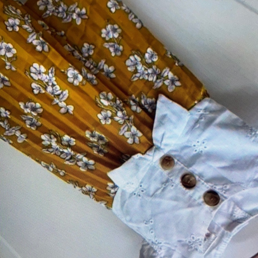 Kid’s short sleeve floral blouse